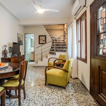 In Heart Of Old Town W. Venetian Port Views