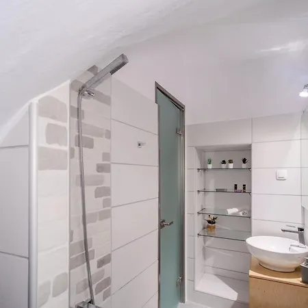 In Heart Of Old Town W. Venetian Port Views